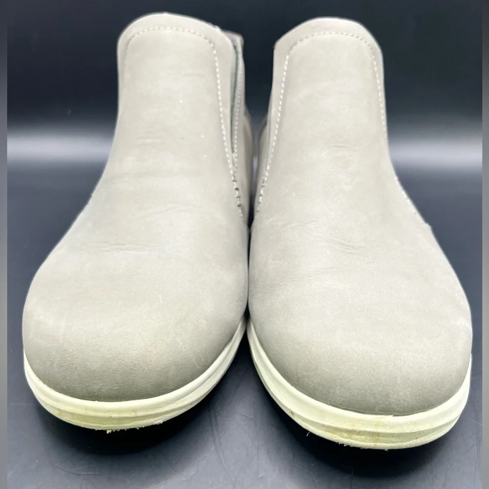 OluKai sleek gray